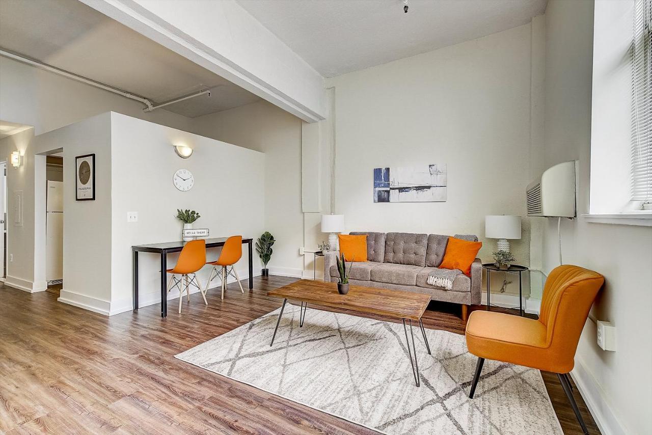 Frontdesk I The Cosmopolitan Apts Philadelphiaアパートメント 部屋 写真