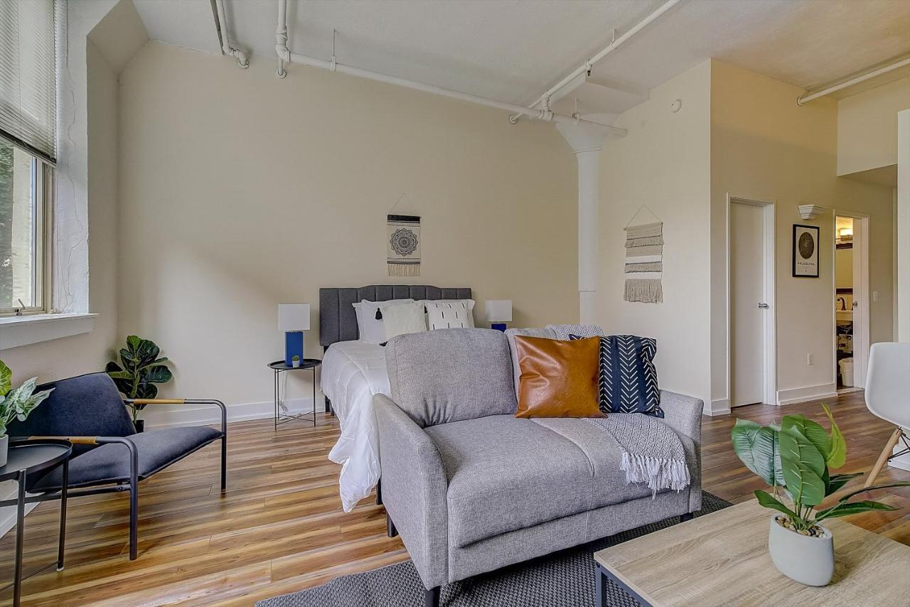 Frontdesk I The Cosmopolitan Apts Philadelphiaアパートメント 部屋 写真