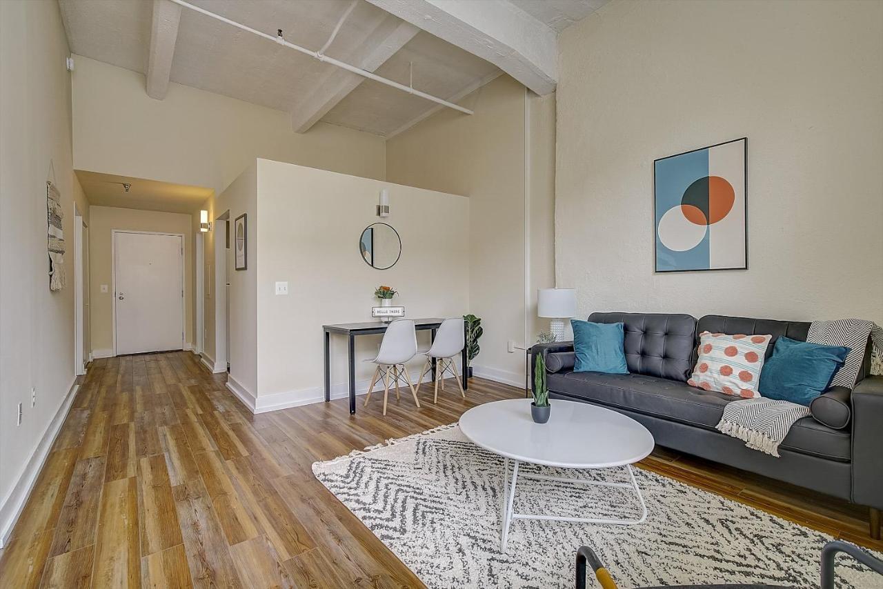 Frontdesk I The Cosmopolitan Apts Philadelphiaアパートメント 部屋 写真