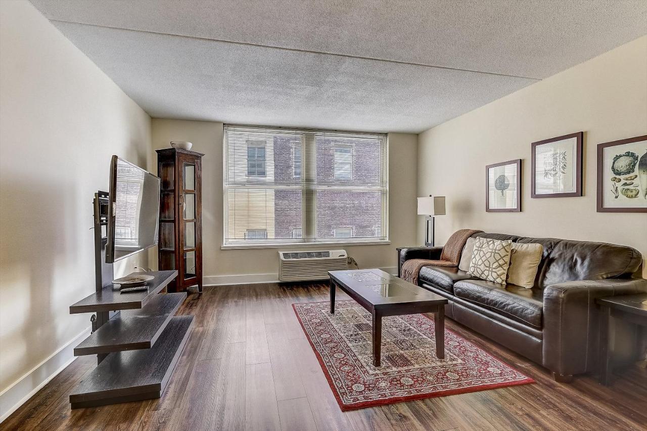Frontdesk I The Cosmopolitan Apts Philadelphiaアパートメント 部屋 写真