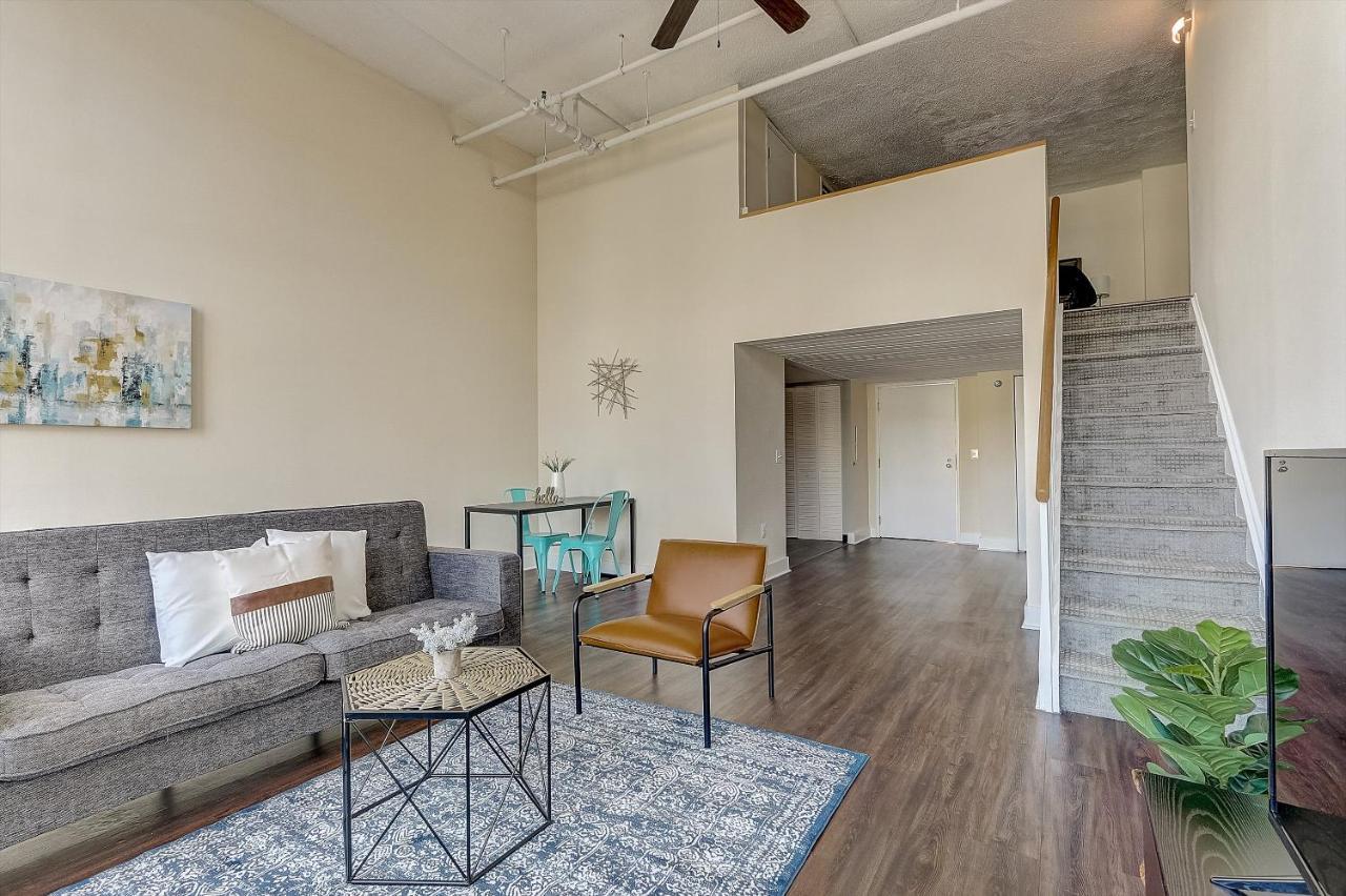 Frontdesk I The Cosmopolitan Apts Philadelphiaアパートメント 部屋 写真